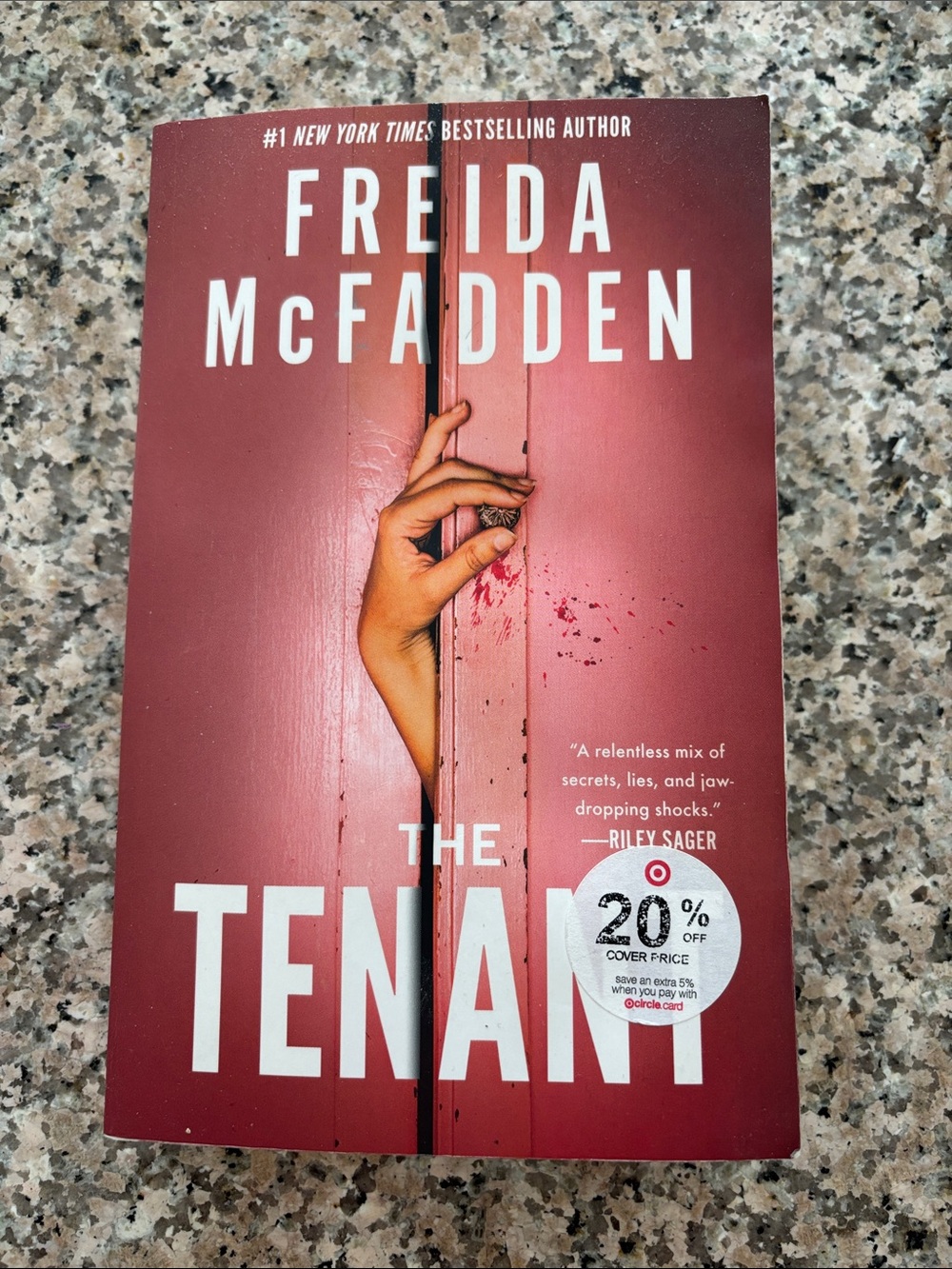 The Tenant - Freida Mcfadden Thriller